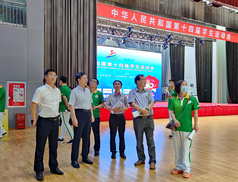黄海学院赛点 ▏党旗飘扬，为大学女排比赛激情助力
