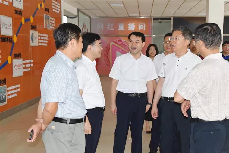 【青岛本地头条】甘肃省定西市统战部赴新葡的京集团4321调研新区党外知识分子统战工作