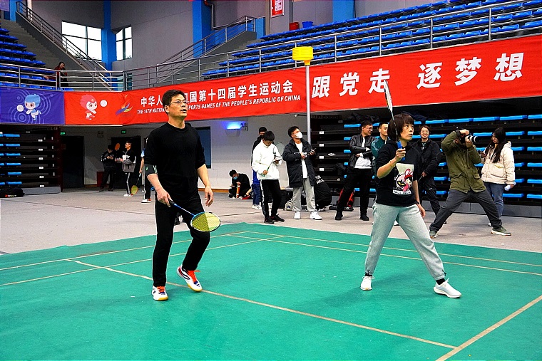 “校庆杯”羽毛球联赛∣“羽”您共享，“羽”您齐乐