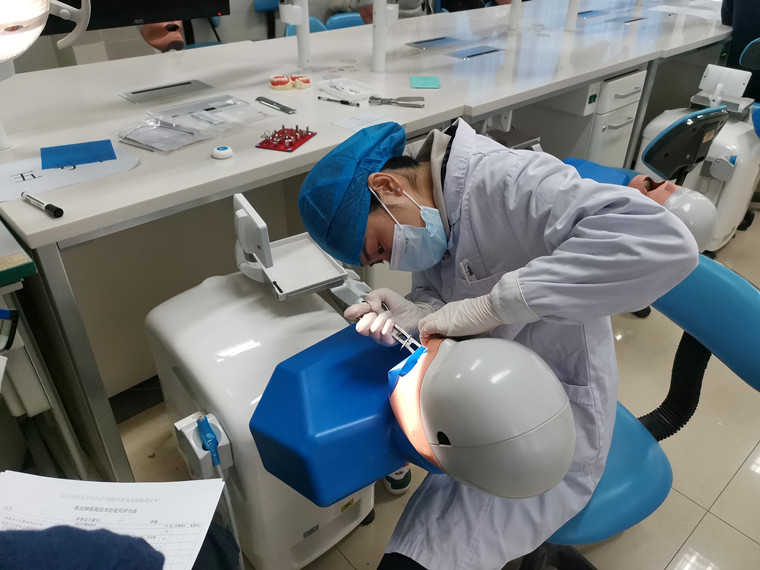 新葡京官网护理与健康学院教师在山东省“技能兴鲁”职业技能大赛口腔技术技能竞赛中荣获佳绩