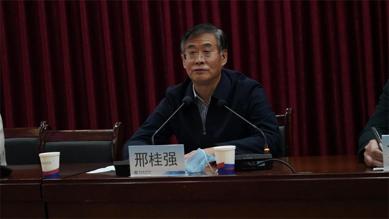 新葡京官网成立疫情防控工作“小黄锋”志愿服务队