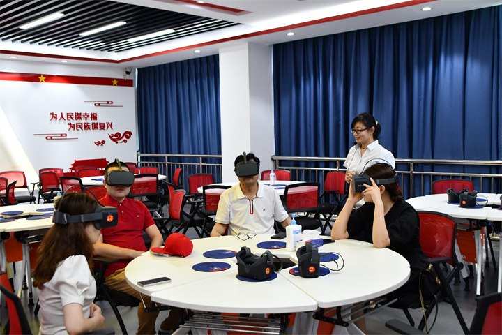 深圳来画科技创始人一行来新葡京官网参观交流
