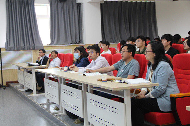 新葡的京集团4321建筑工程学院举办第二届总工论坛第一期讲座