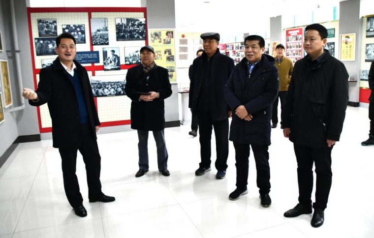 【雷锋杂志社青岛工作站】雷锋杂志社副总编辑张振江一行 到新葡的京集团4321考察调研