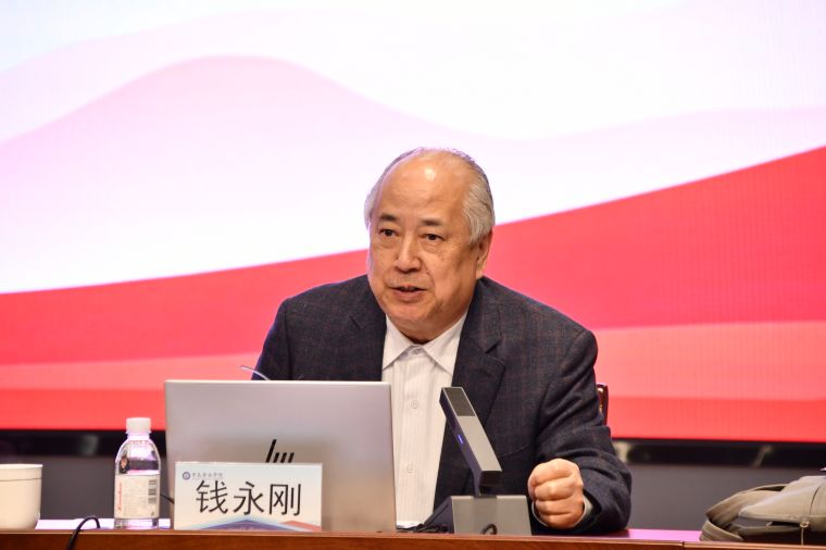 【山东教育新闻网】钱永刚做客新葡的京集团4321讲述钱学森科学精神