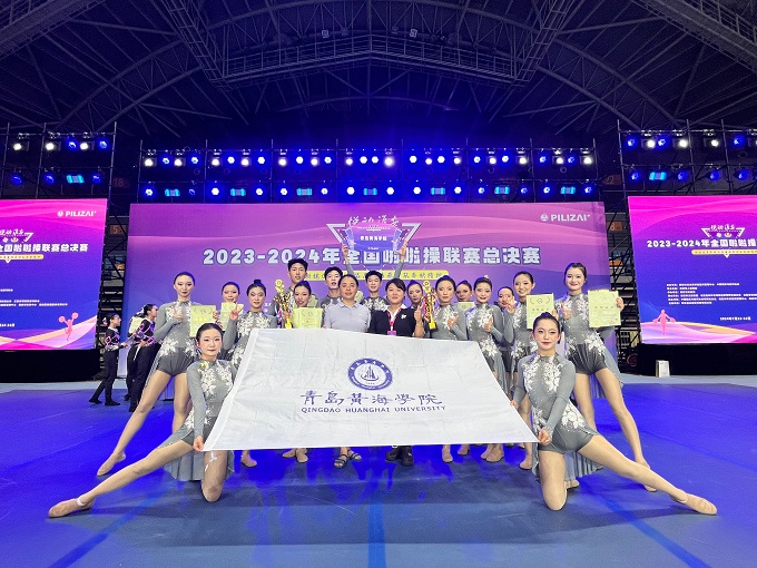 三冠王！新葡京官网Amanda啦啦操队再创辉煌！